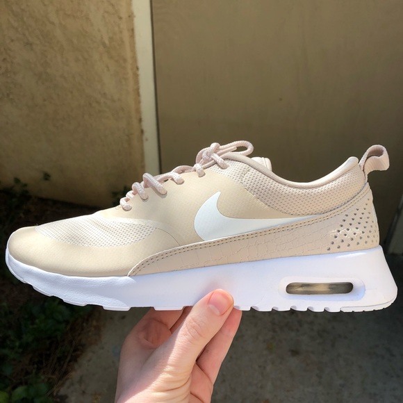Nike Shoes - Nike Air Max Thea